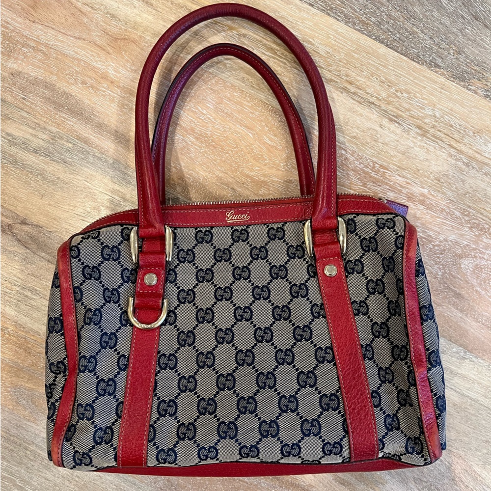 Gucci purse.